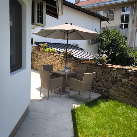 колеви хаус